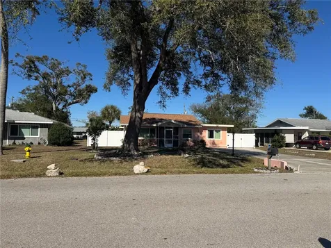 733 Laurel Avenue Venice FL 34285