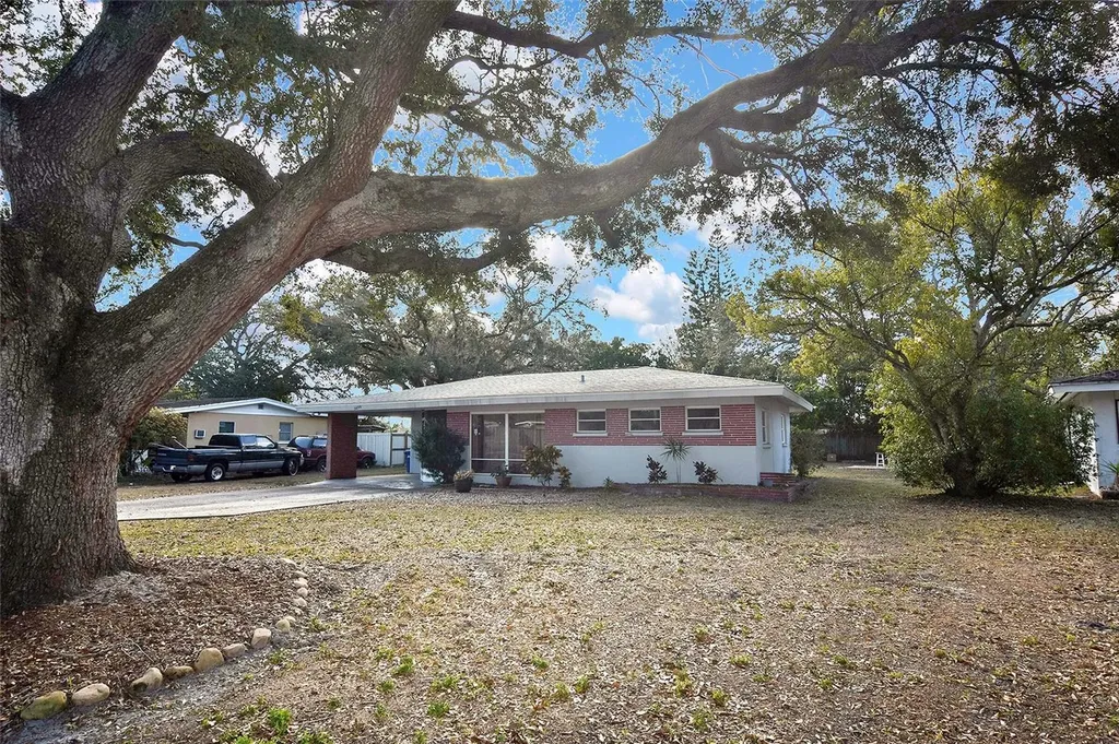 3856 27th Parkway Sarasota FL 34235