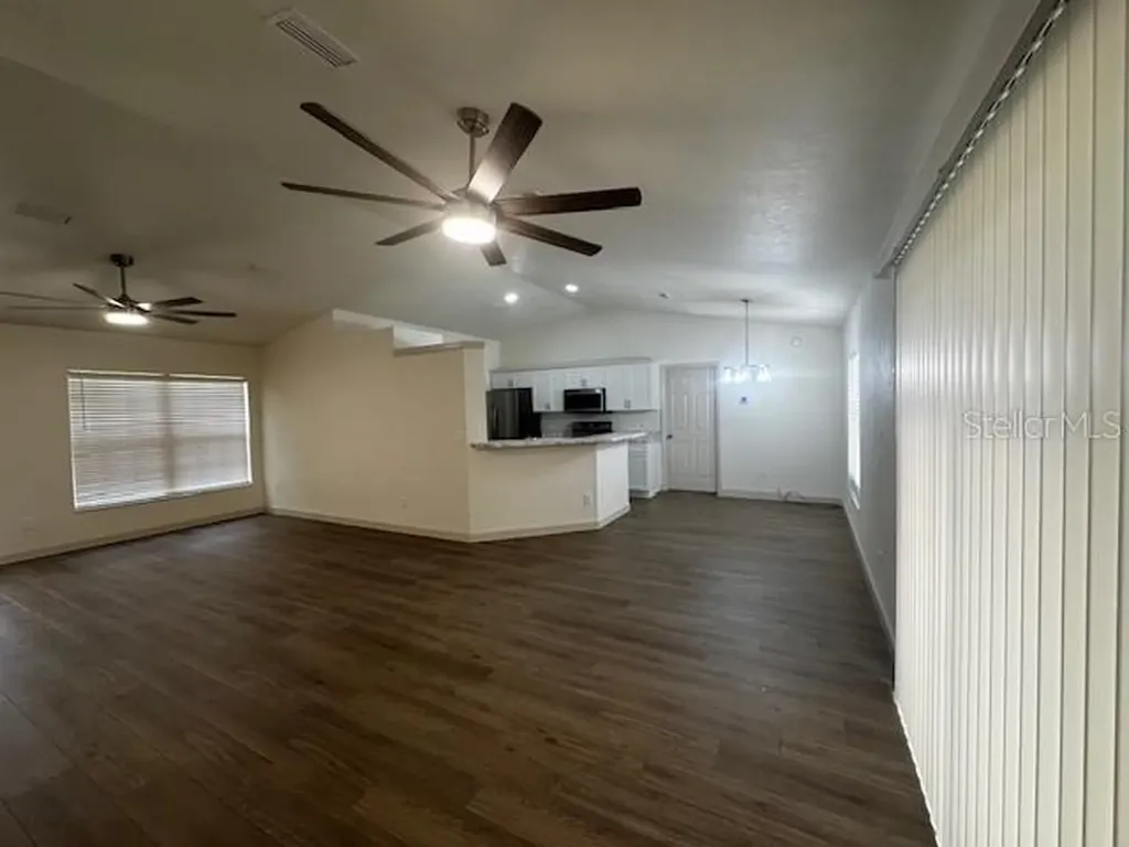 76 Fisher Way Trail Ocklawaha FL 32179