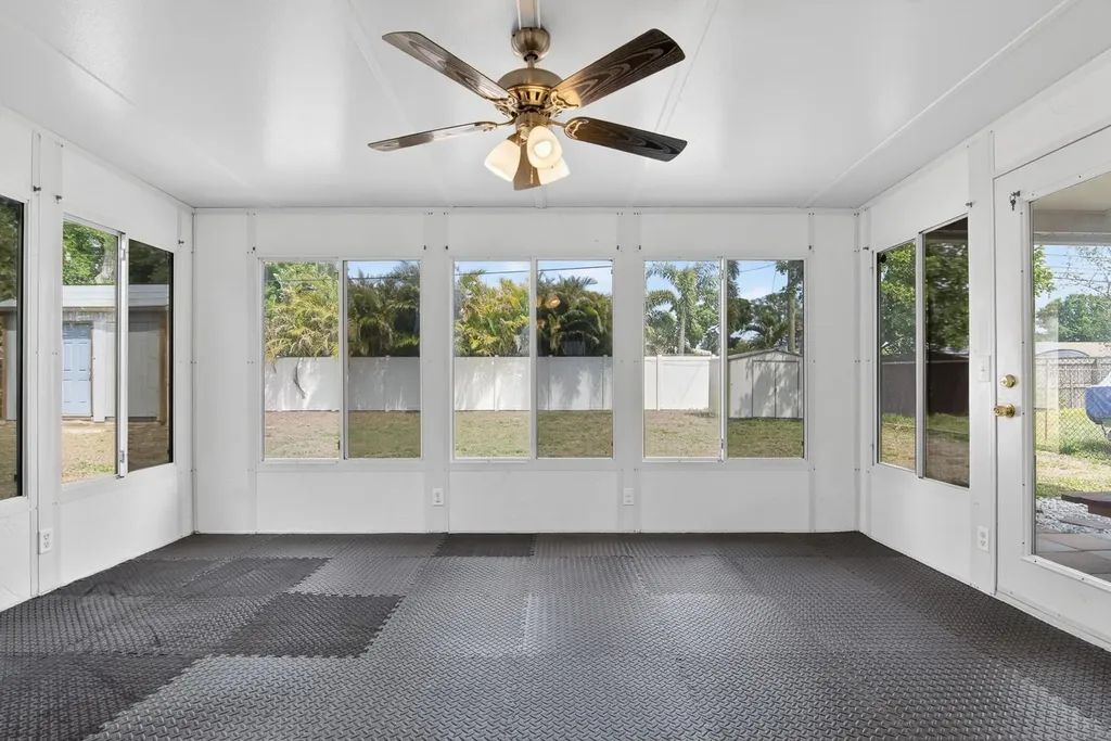 1901 Winchester Road N St Petersburg FL 33710