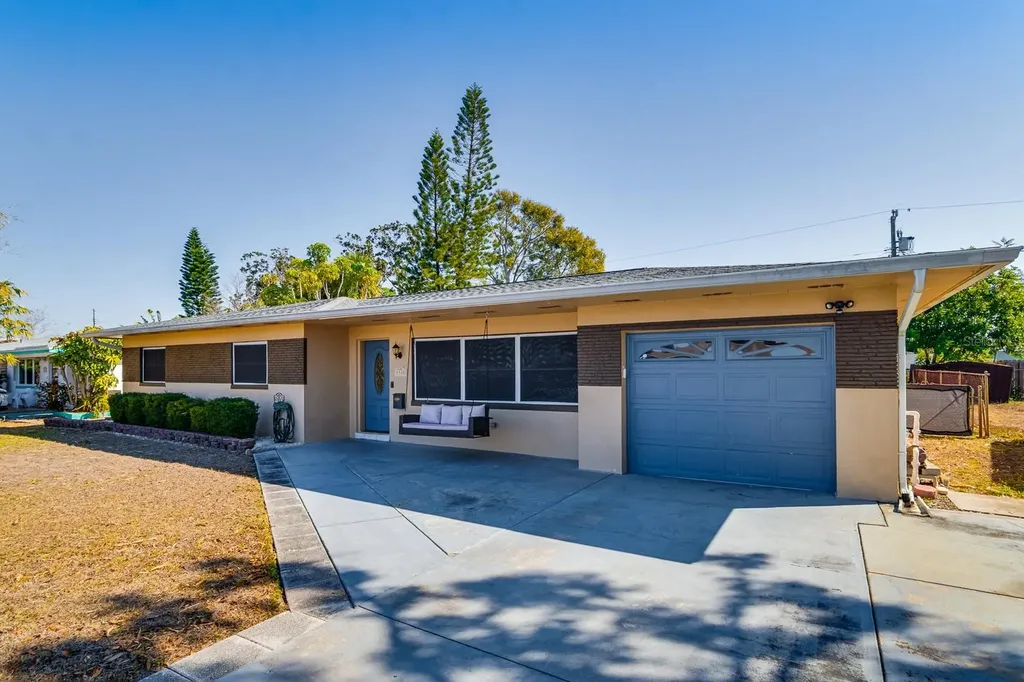 1901 Winchester Road N St Petersburg FL 33710