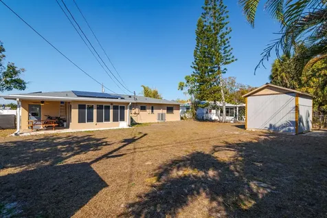 1901 Winchester Road N St Petersburg FL 33710