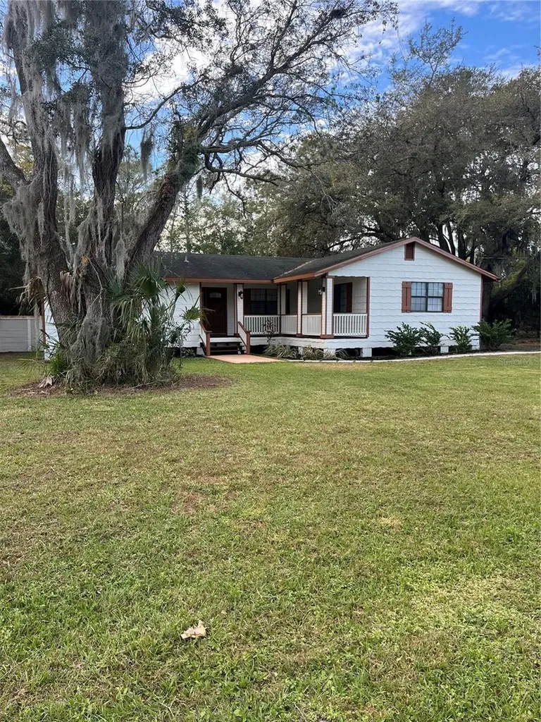 512 Stallings Avenue Deltona FL 32738