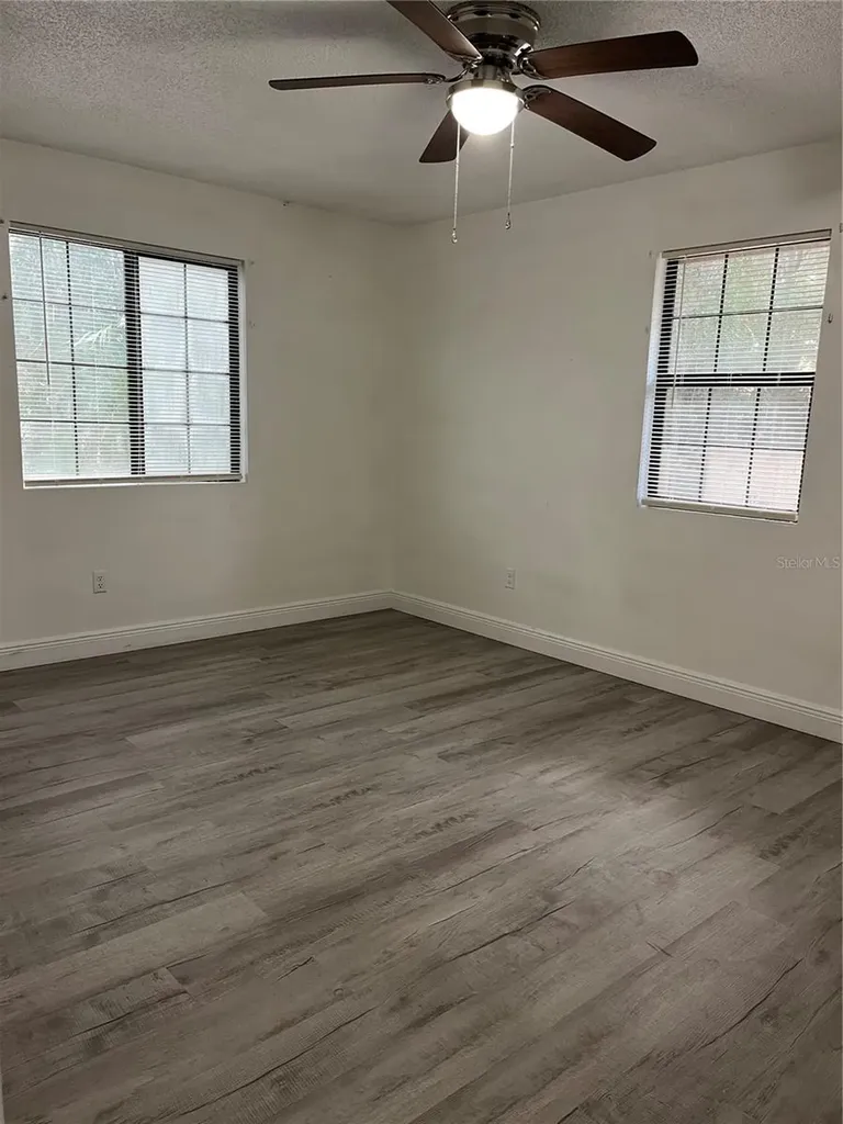 512 Stallings Avenue Deltona FL 32738