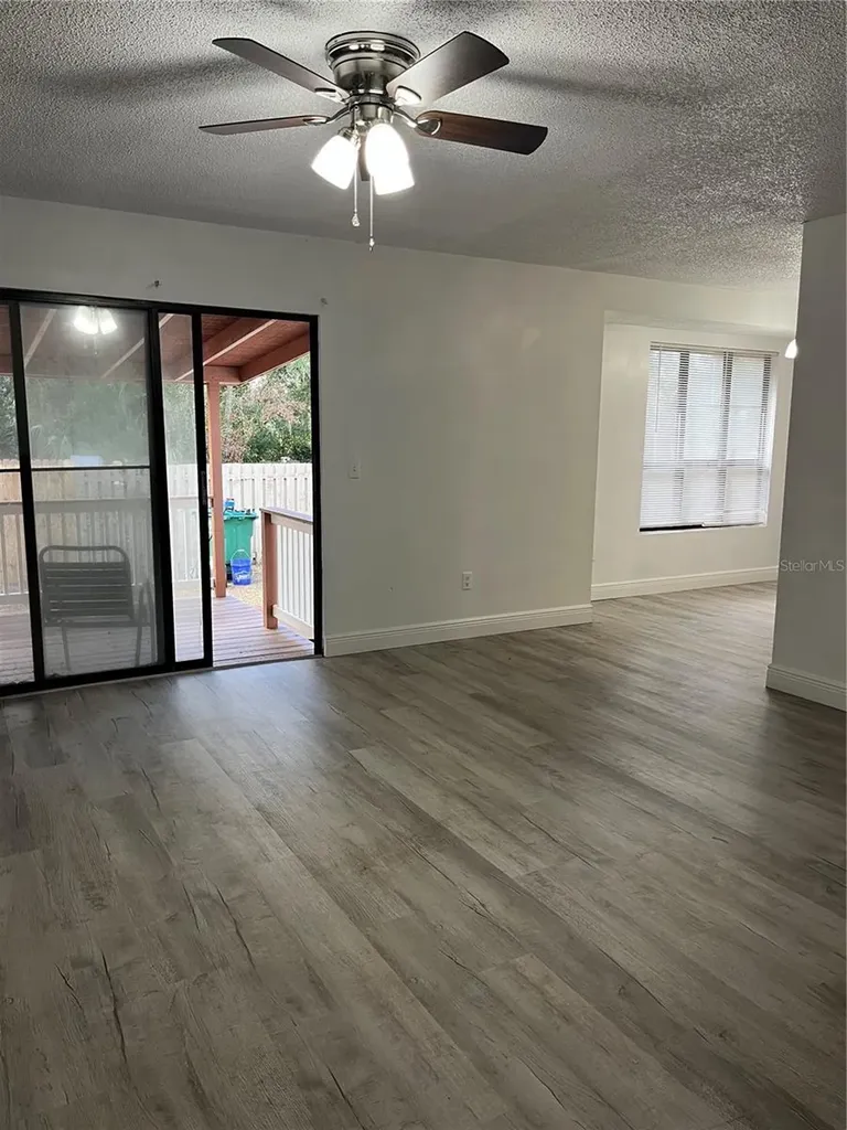 512 Stallings Avenue Deltona FL 32738
