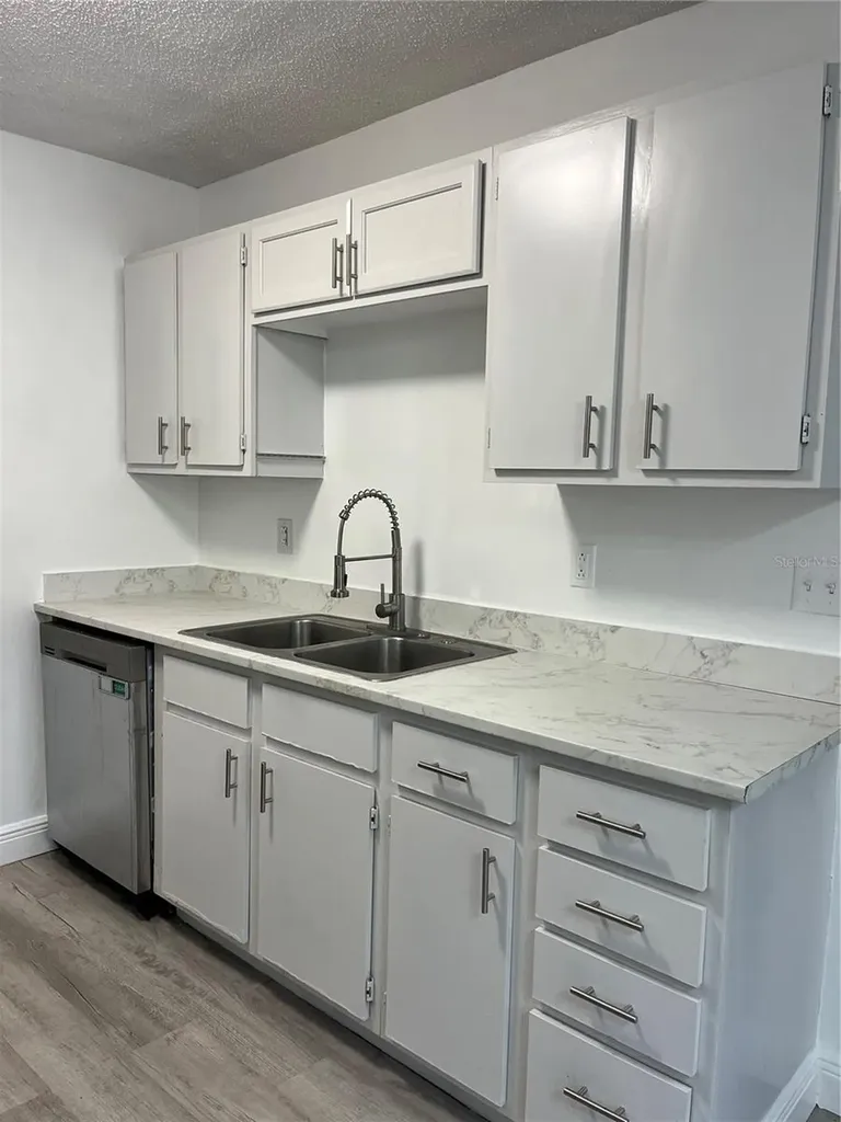 512 Stallings Avenue Deltona FL 32738
