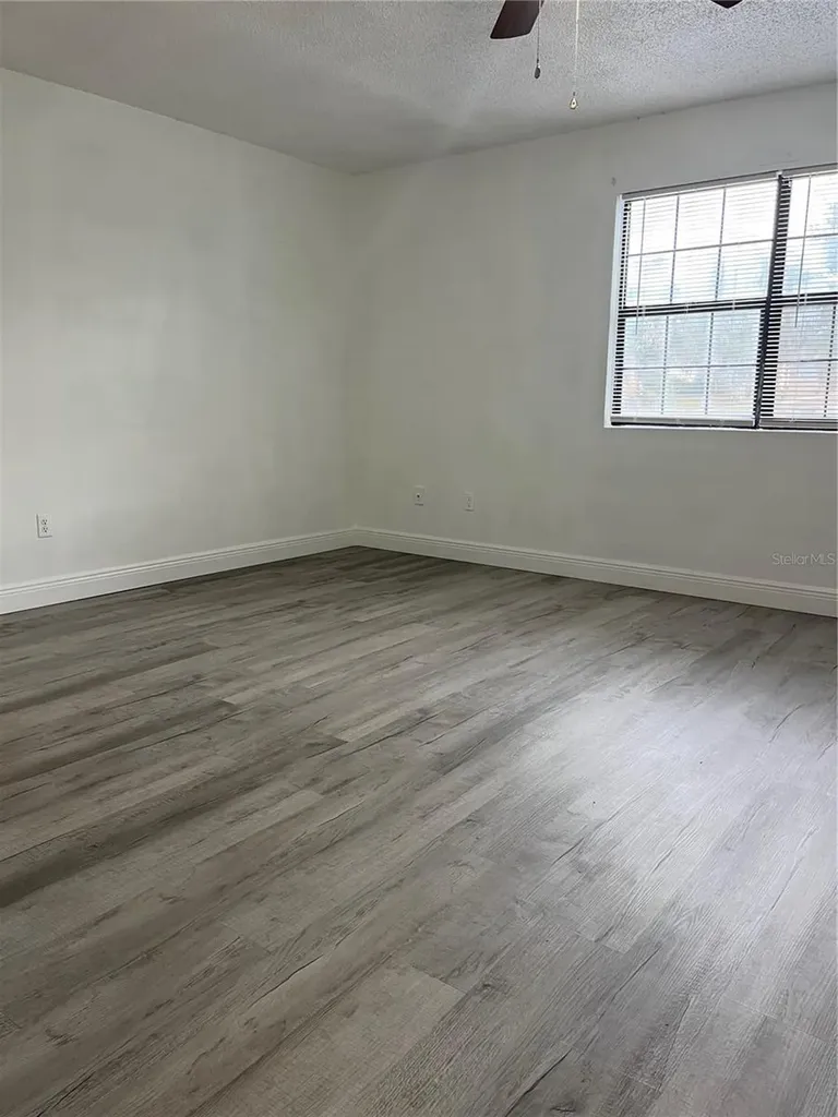 512 Stallings Avenue Deltona FL 32738