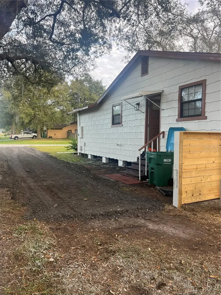 512 Stallings Avenue Deltona FL 32738