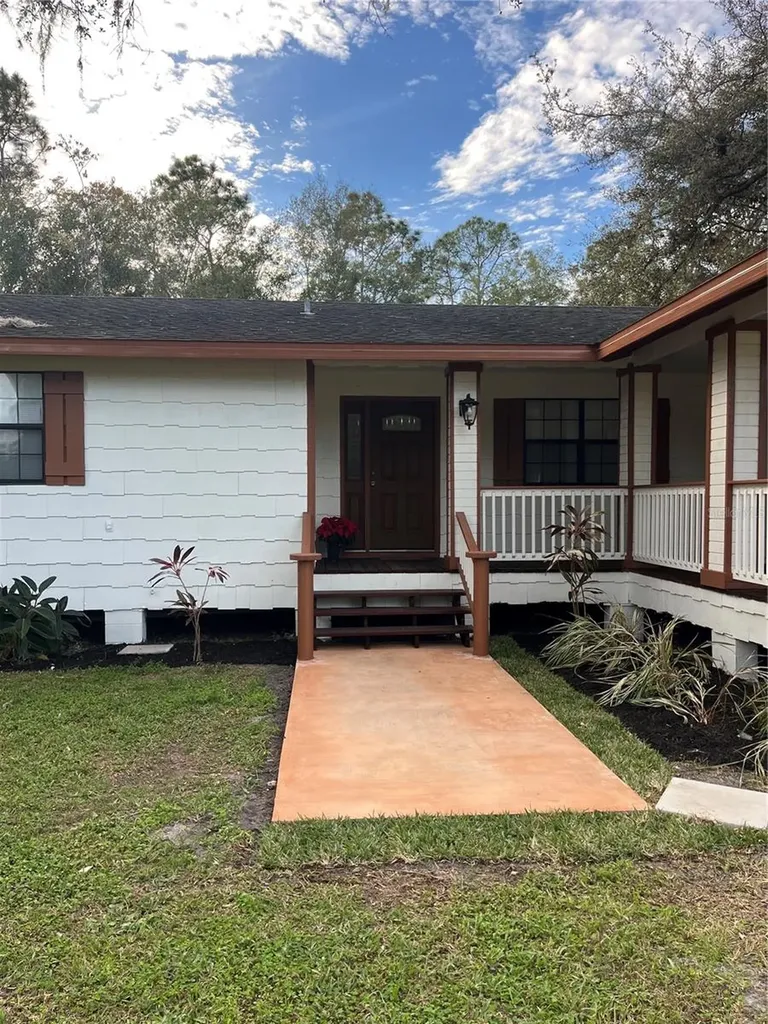 512 Stallings Avenue Deltona FL 32738