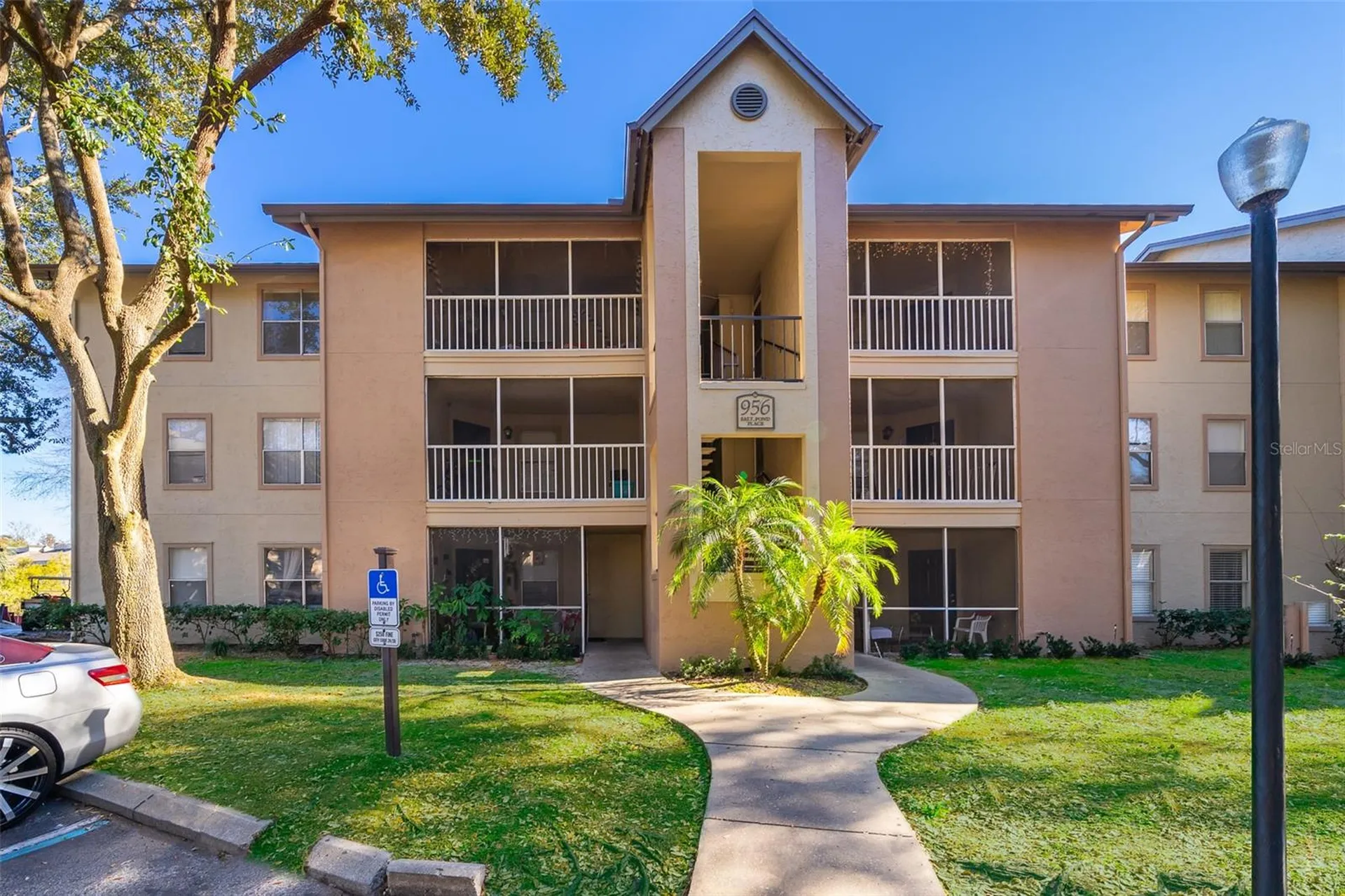 956 Salt Pond Place Altamonte Springs FL 32714