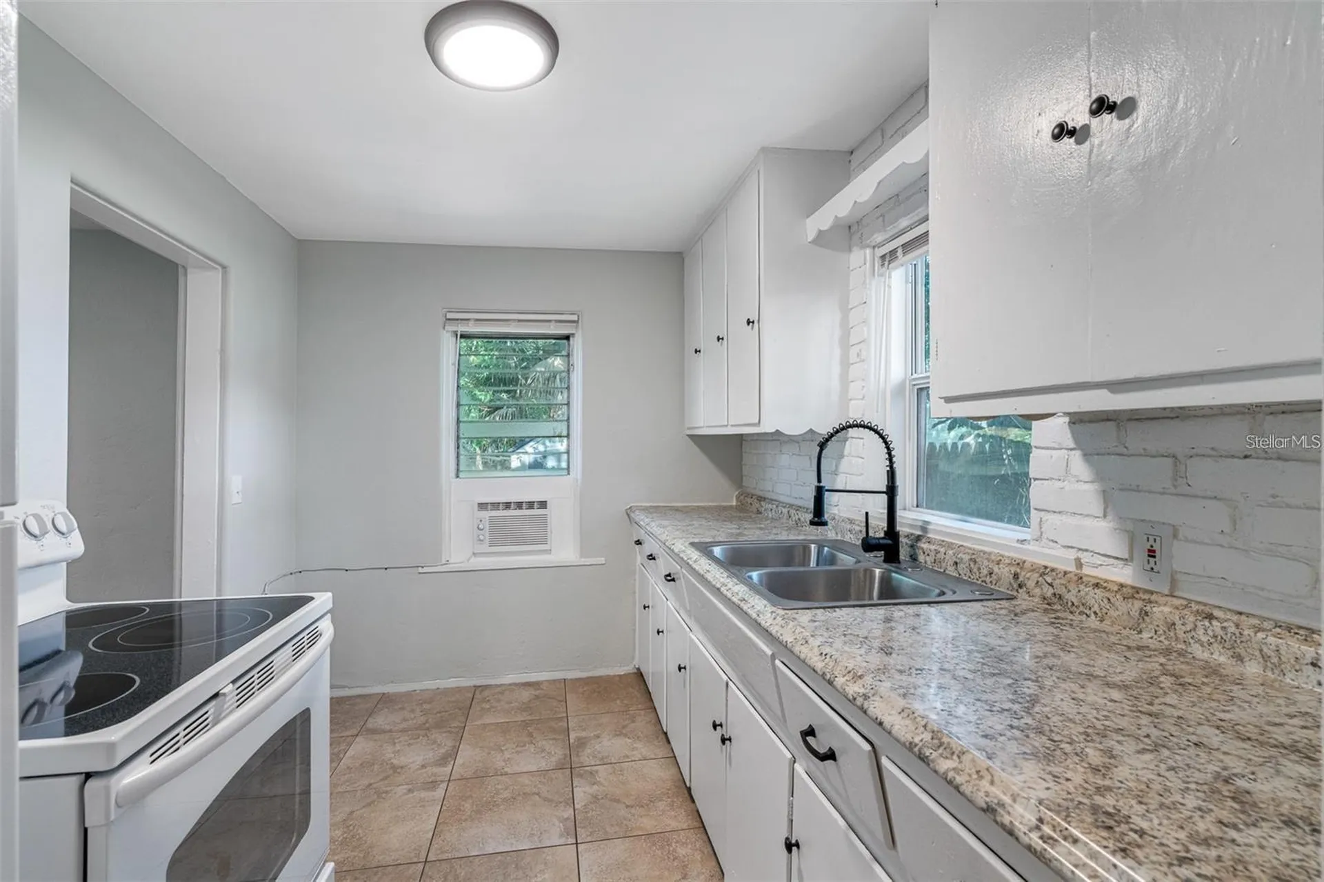 835 35th Avenue S St Petersburg FL 33705