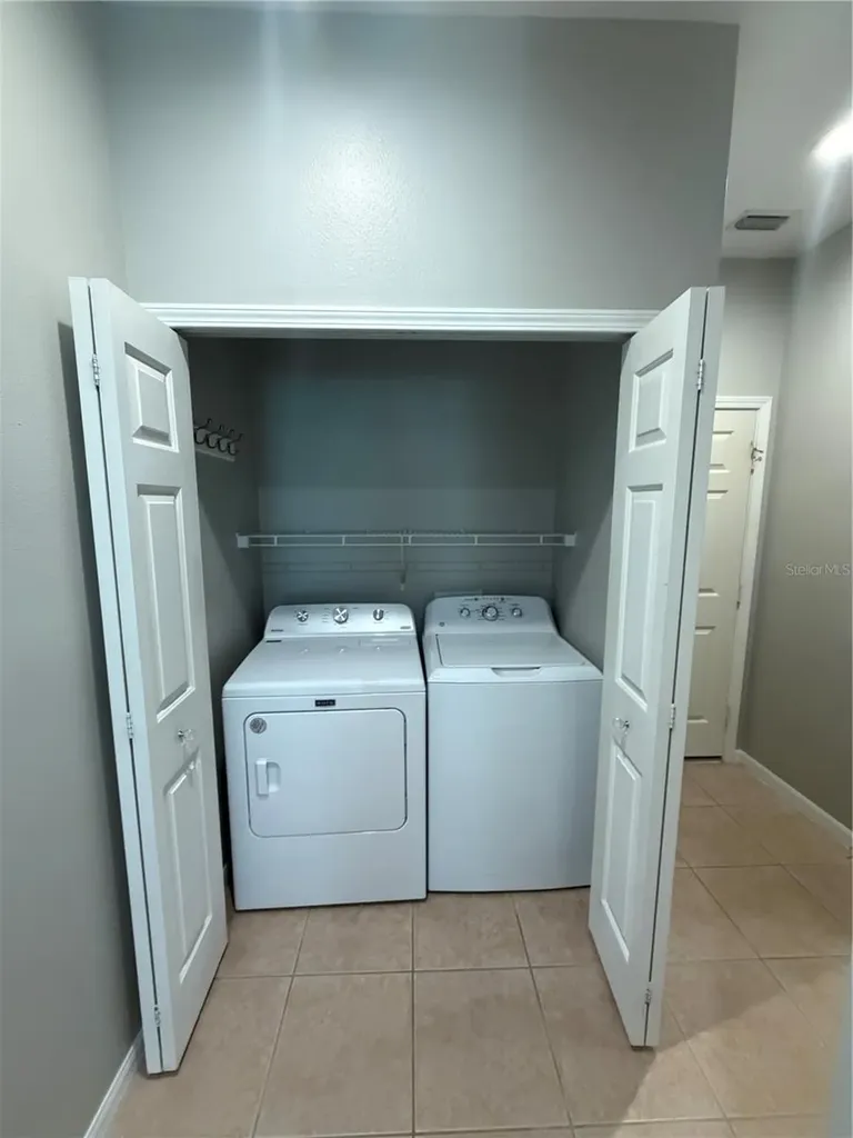 3402 Parkridge Circle Sarasota FL 34243