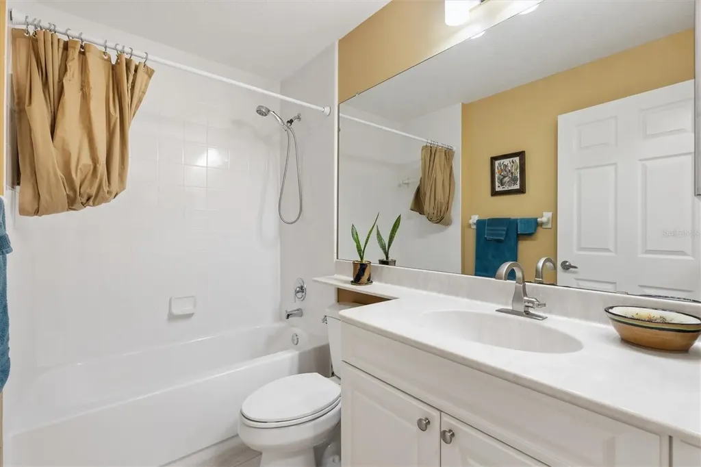 5415 Admiral Way Oxford FL 34484