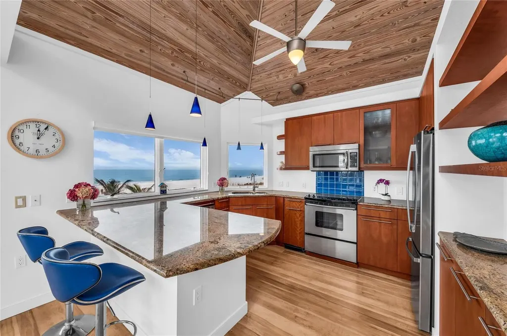 3007 Avenue F Holmes Beach FL 34217