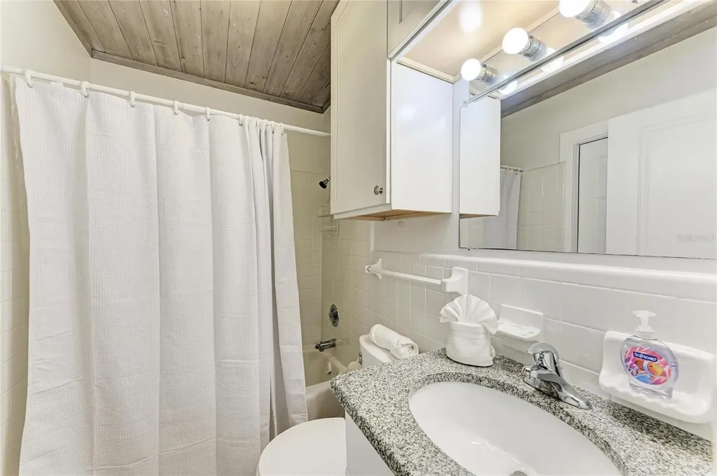 3007 Avenue F Holmes Beach FL 34217