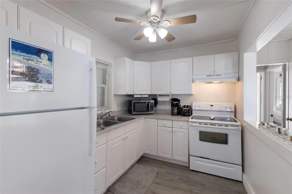 3007 Avenue F Holmes Beach FL 34217
