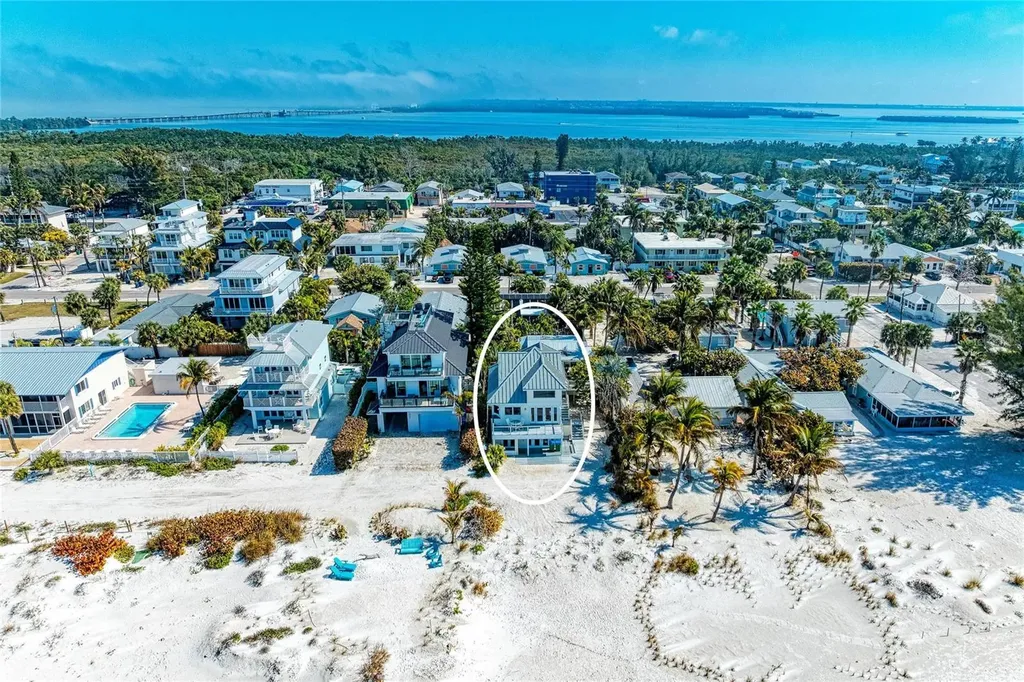 3007 Avenue F Holmes Beach FL 34217