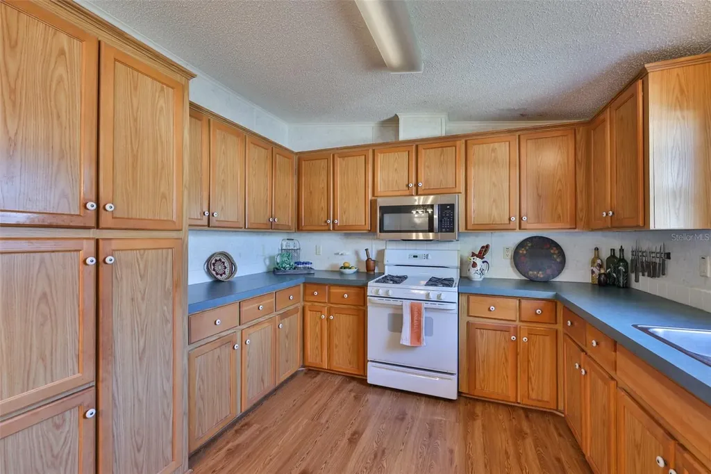 980 7th Street NW Largo FL 33770