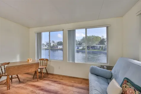 980 7th Street NW Largo FL 33770
