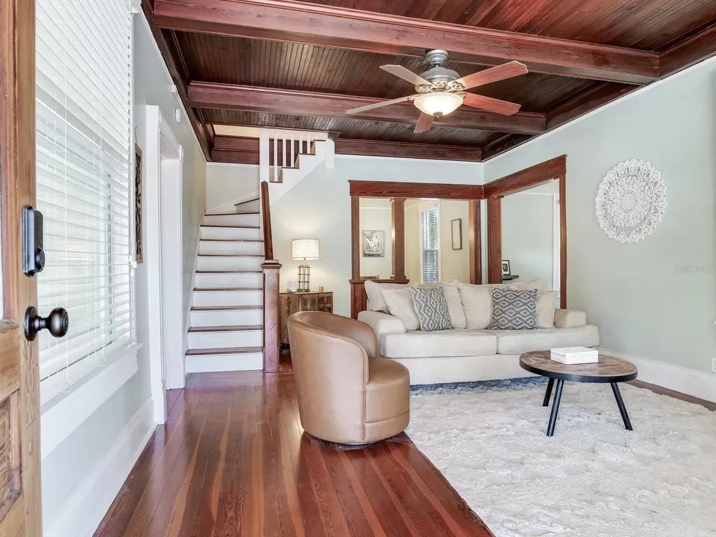 210 N Grosse Avenue Tarpon Springs FL 34689