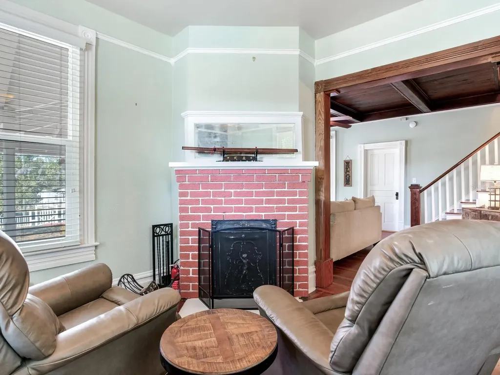 210 N Grosse Avenue Tarpon Springs FL 34689
