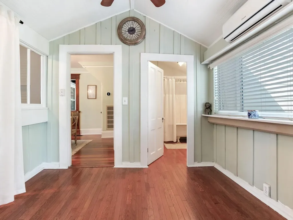 210 N Grosse Avenue Tarpon Springs FL 34689