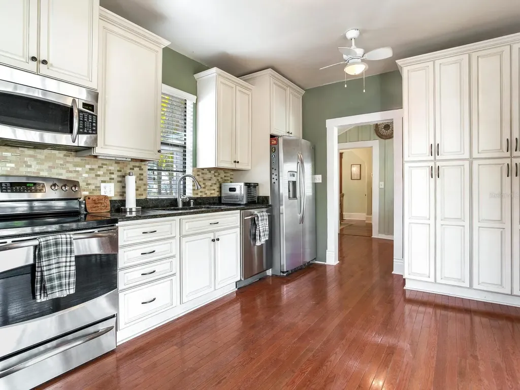 210 N Grosse Avenue Tarpon Springs FL 34689
