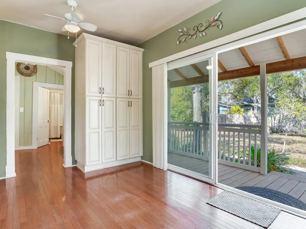 210 N Grosse Avenue Tarpon Springs FL 34689