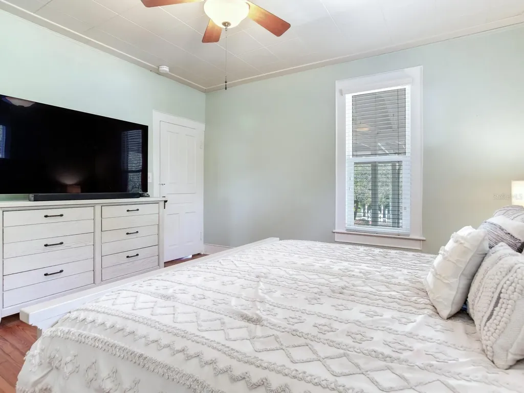 210 N Grosse Avenue Tarpon Springs FL 34689