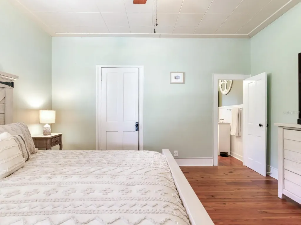 210 N Grosse Avenue Tarpon Springs FL 34689