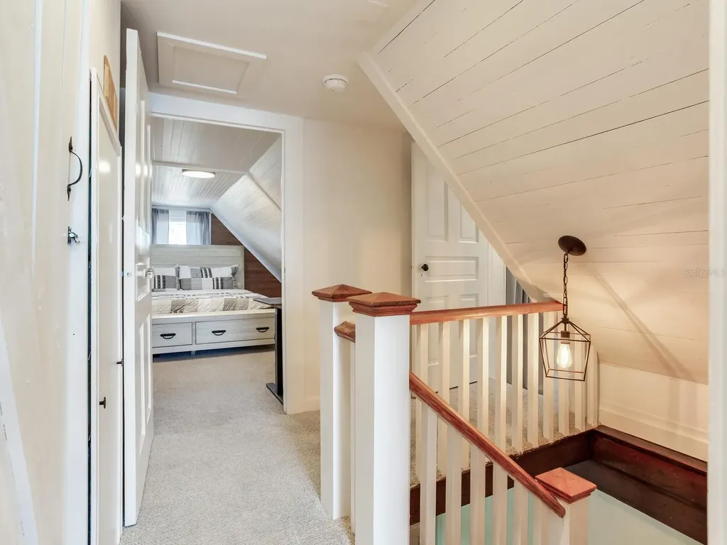 210 N Grosse Avenue Tarpon Springs FL 34689