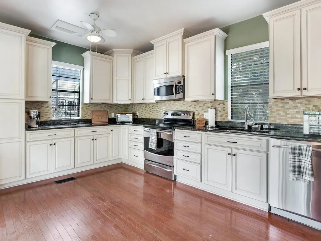210 N Grosse Avenue Tarpon Springs FL 34689