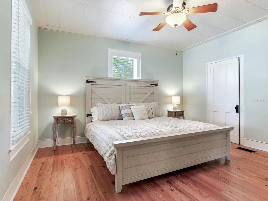 210 N Grosse Avenue Tarpon Springs FL 34689
