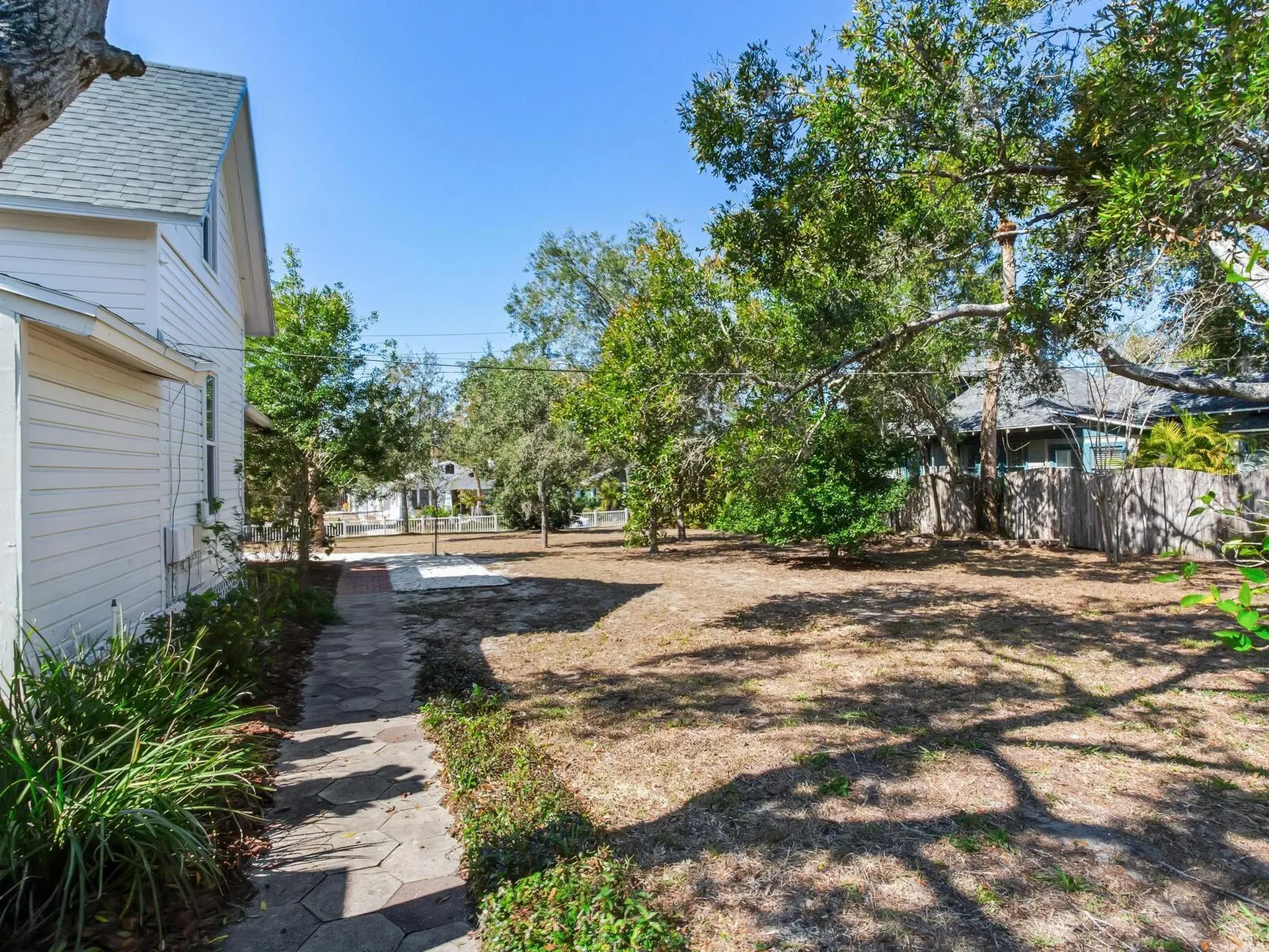210 N Grosse Avenue Tarpon Springs FL 34689