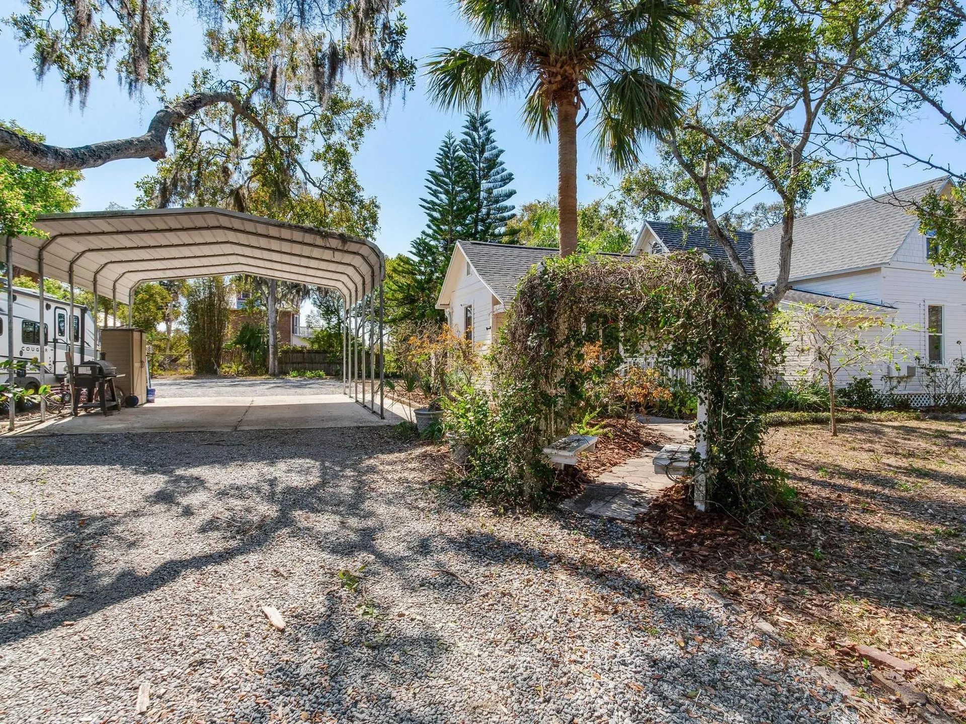 210 N Grosse Avenue Tarpon Springs FL 34689