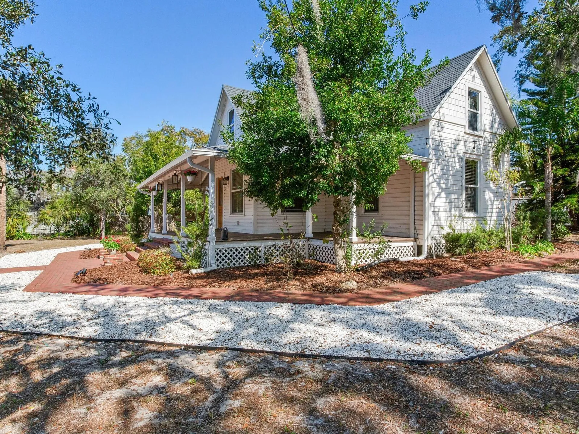 210 N Grosse Avenue Tarpon Springs FL 34689