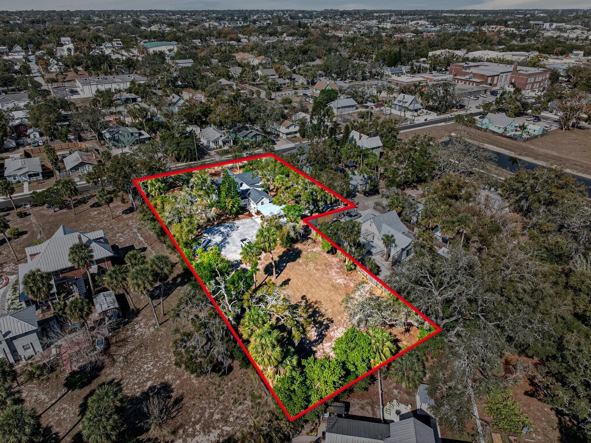 210 N Grosse Avenue Tarpon Springs FL 34689
