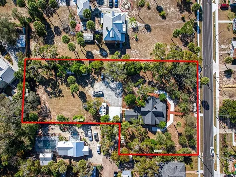 210 N Grosse Avenue Tarpon Springs FL 34689