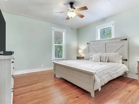 210 N Grosse Avenue Tarpon Springs FL 34689