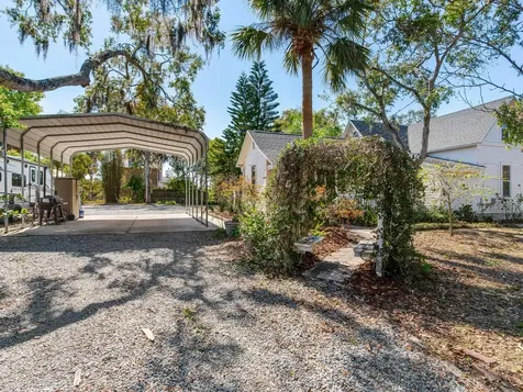 210 N Grosse Avenue Tarpon Springs FL 34689