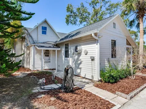 210 N Grosse Avenue Tarpon Springs FL 34689