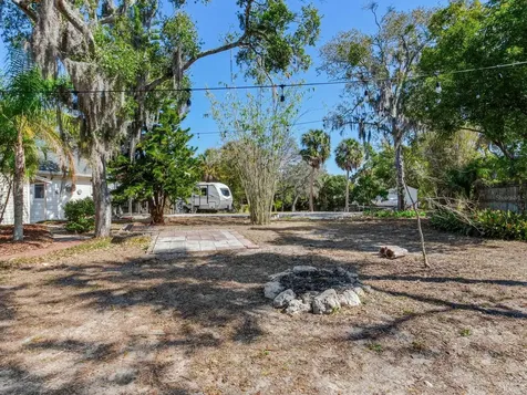 210 N Grosse Avenue Tarpon Springs FL 34689