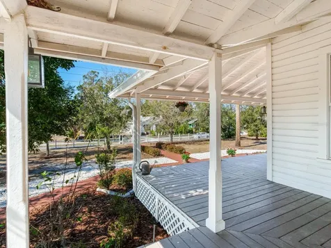 210 N Grosse Avenue Tarpon Springs FL 34689
