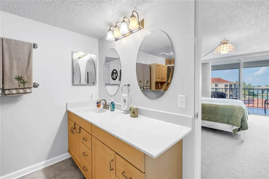6265 Sun Boulevard St Petersburg FL 33715