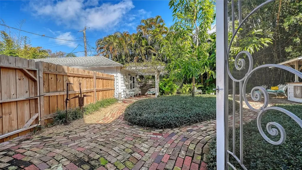 1751 Floyd Street Sarasota FL 34239
