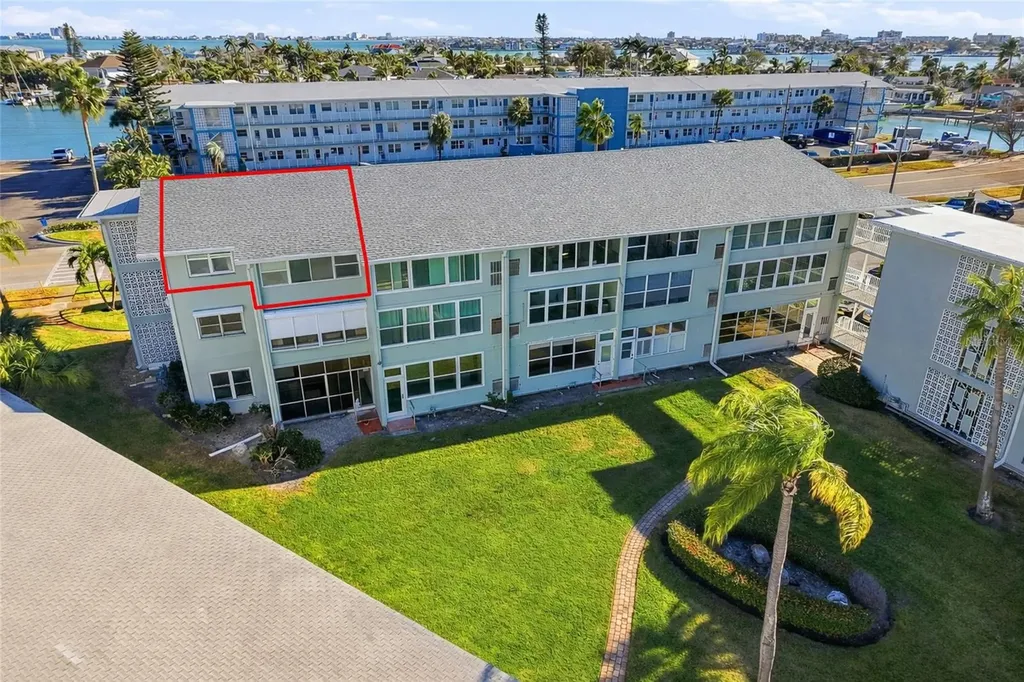 1898 Shore Drive S South Pasadena FL 33707