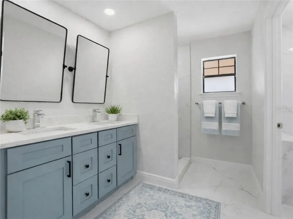 370 Sand Pine Place Geneva FL 32732
