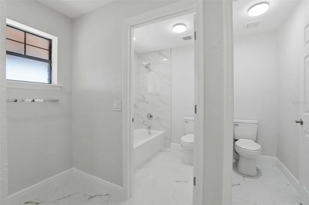 370 Sand Pine Place Geneva FL 32732