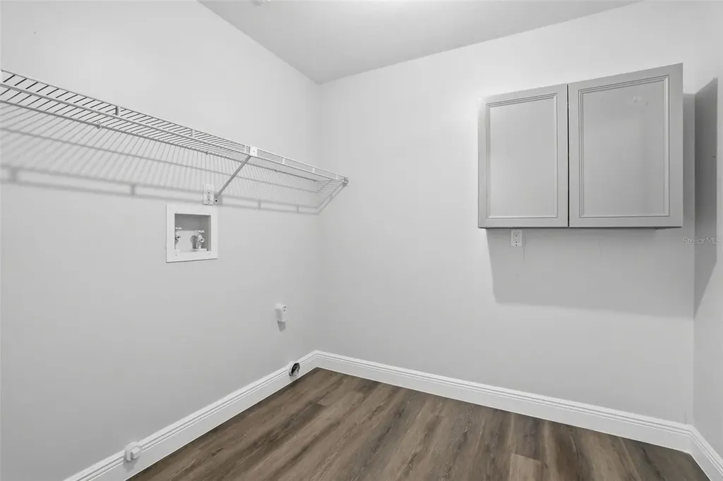 370 Sand Pine Place Geneva FL 32732