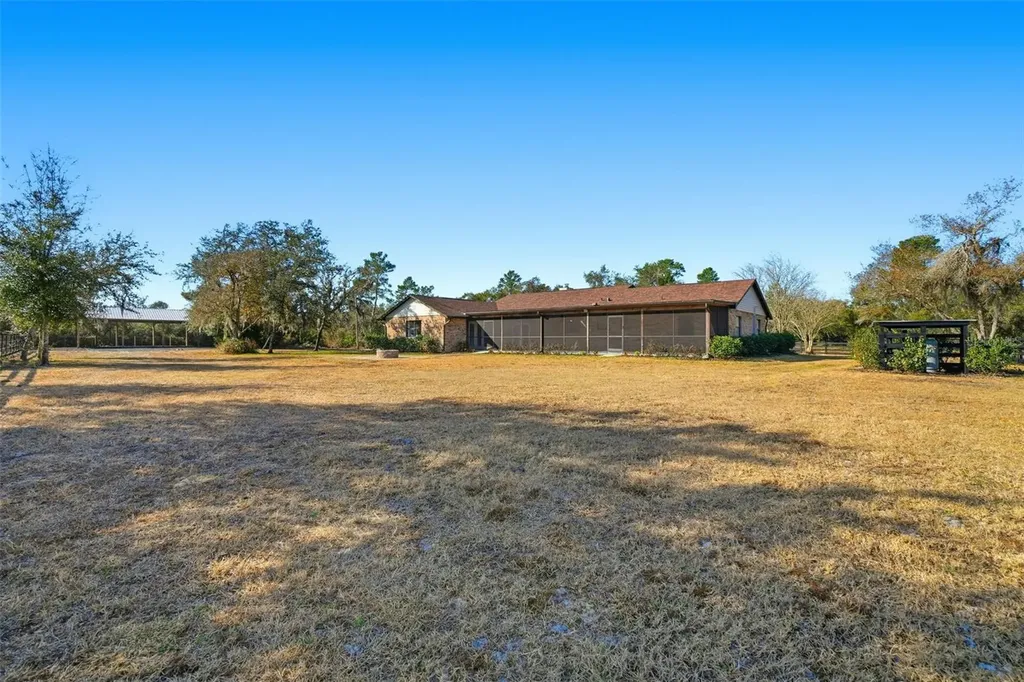 370 Sand Pine Place Geneva FL 32732